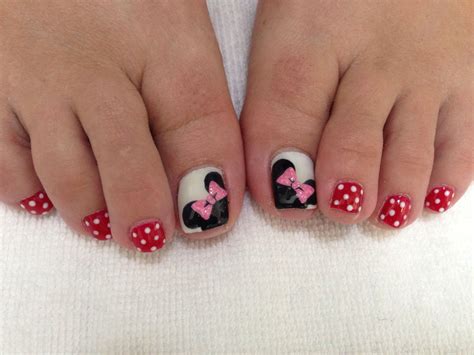 minnie mouse toe nails|35+ Disney Inspired Toe Nail Art Designs